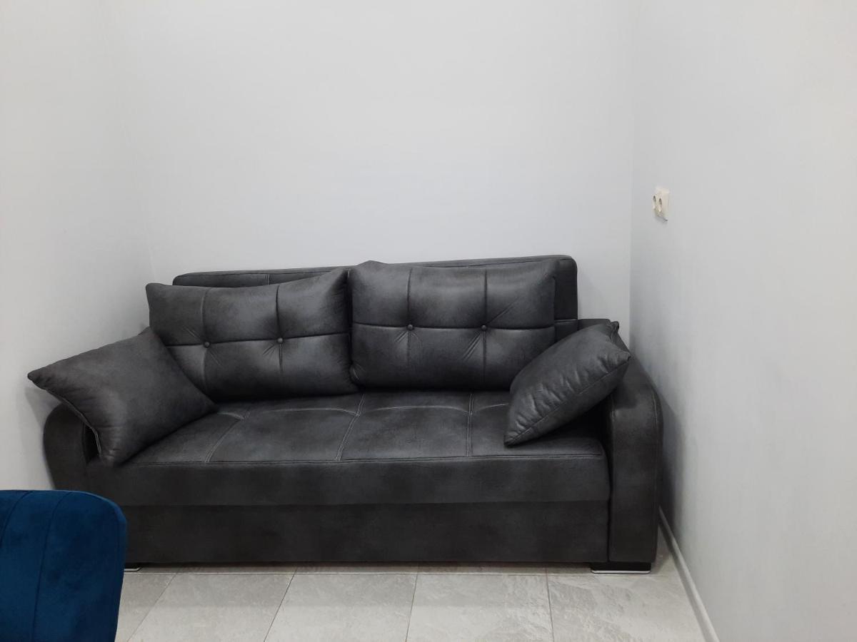 Apartment Desi With Sea View On The Beach In บาทูมิ ภายนอก รูปภาพ