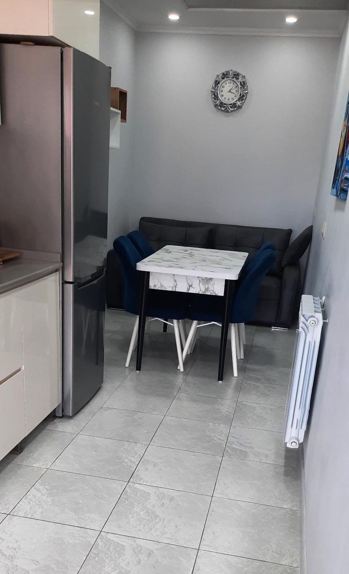 Apartment Desi With Sea View On The Beach In บาทูมิ ภายนอก รูปภาพ